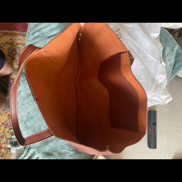 Brand new - never used!! Vince Camuto handbag! - Picture 3 of 4